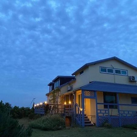 Warang Guesthouse Jeju Bagian luar foto
