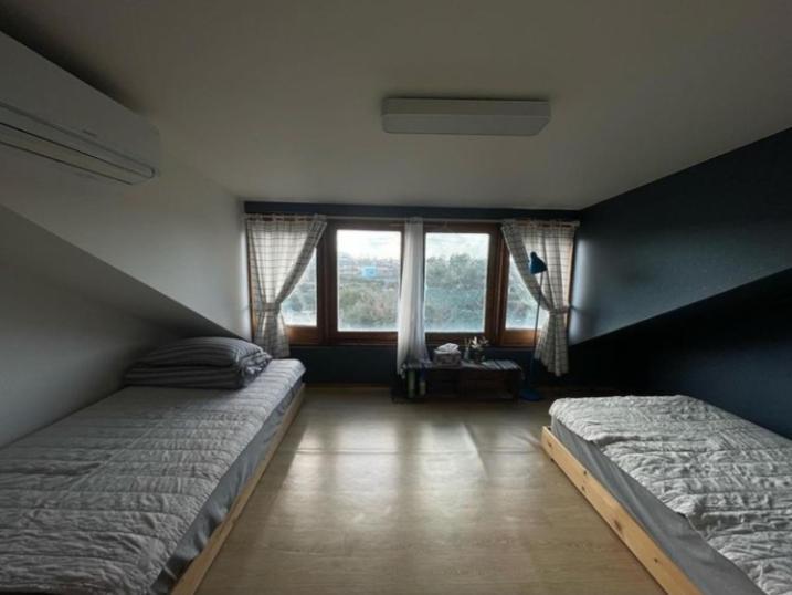 Warang Guesthouse Jeju Bagian luar foto