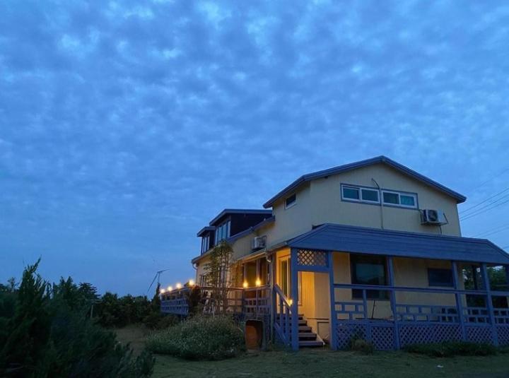 Warang Guesthouse Jeju Bagian luar foto