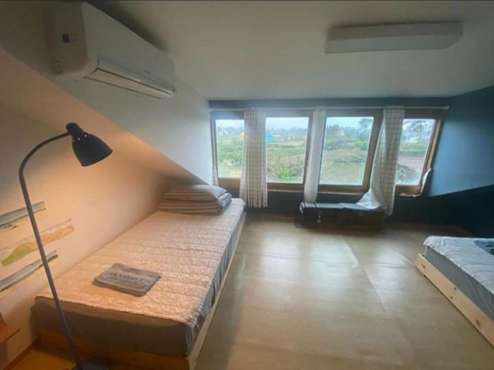 Warang Guesthouse Jeju Bagian luar foto
