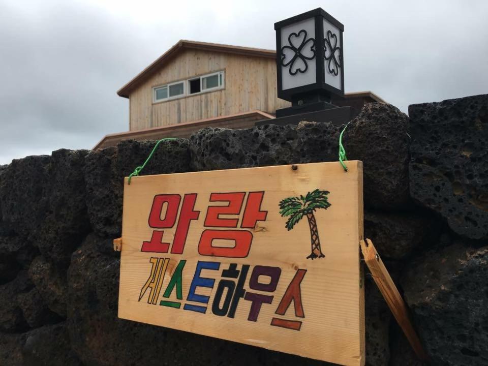 Warang Guesthouse Jeju Bagian luar foto