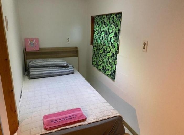 Warang Guesthouse Jeju Bagian luar foto