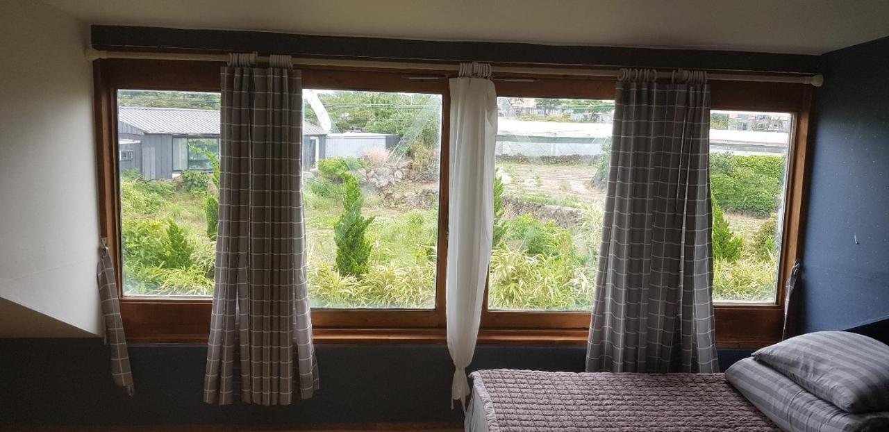 Warang Guesthouse Jeju Bagian luar foto