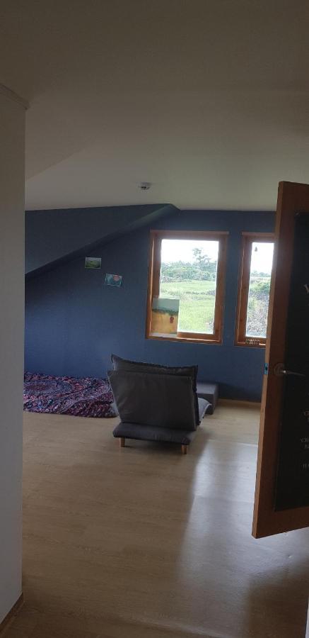 Warang Guesthouse Jeju Bagian luar foto