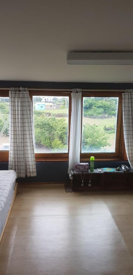 Warang Guesthouse Jeju Bagian luar foto
