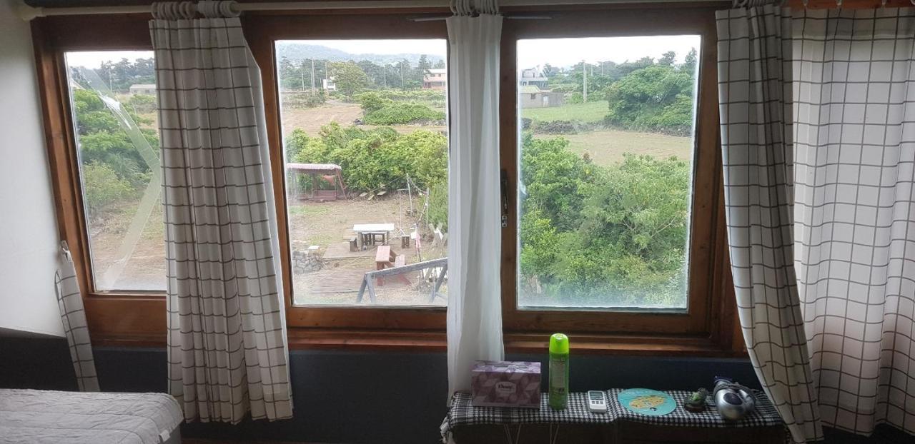 Warang Guesthouse Jeju Bagian luar foto